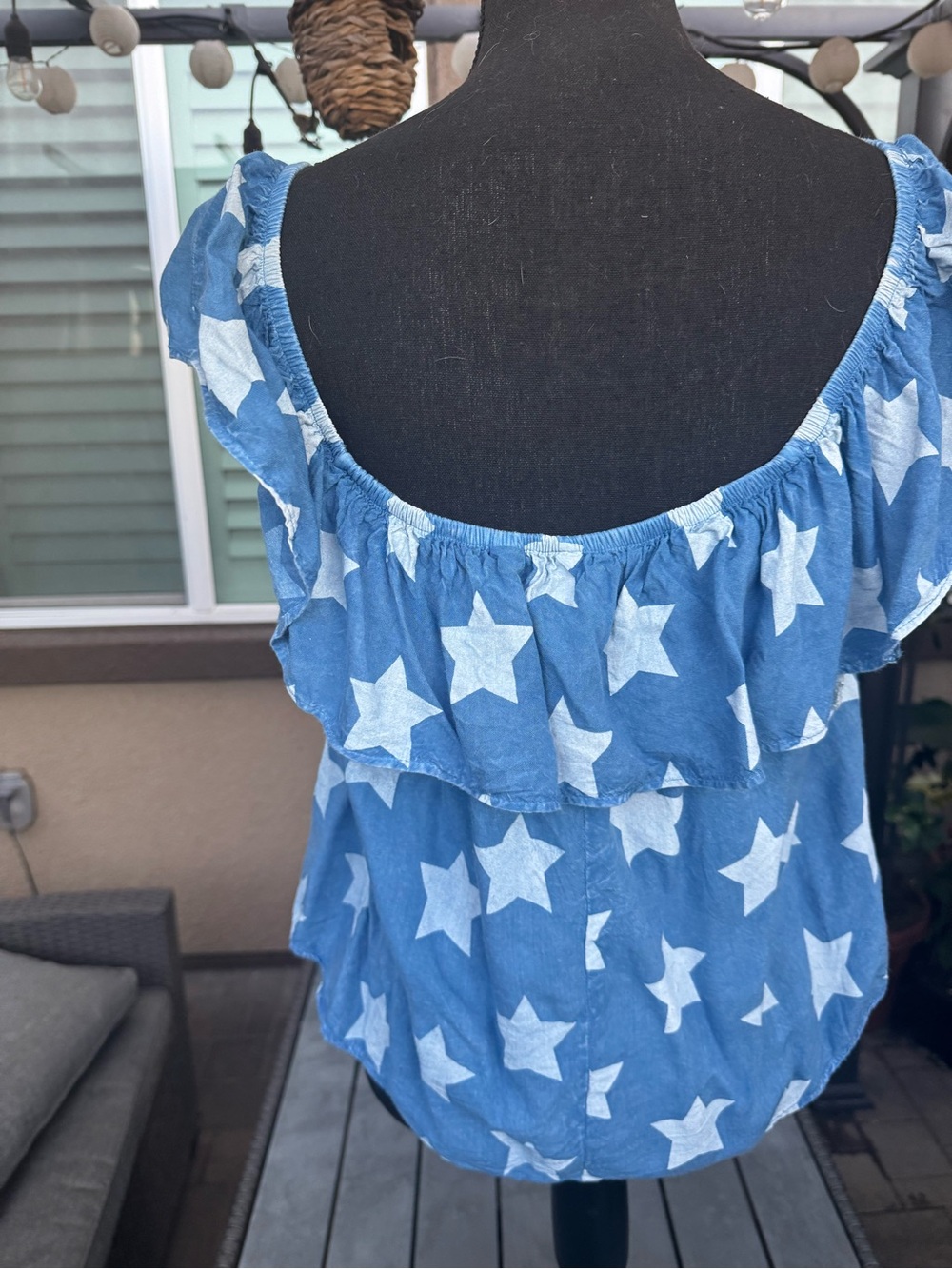 Blue Star-Print Ruffle Off-Shoulder Camisole - Picture 2 of 6